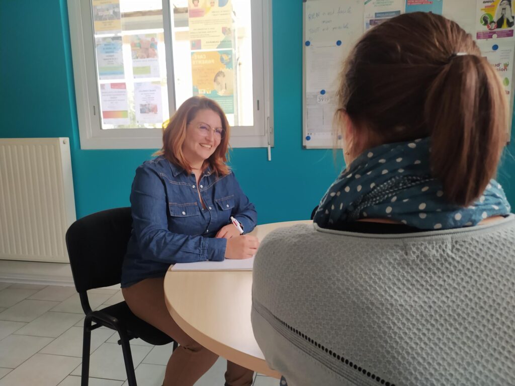 Conseillère en insertion professionnelle lors d'un entretien